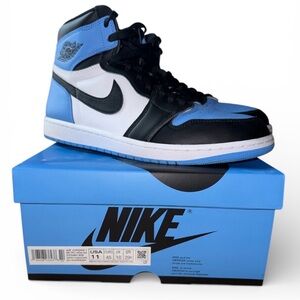 Nike Air Jordan 1 Retro High OG University Blue
